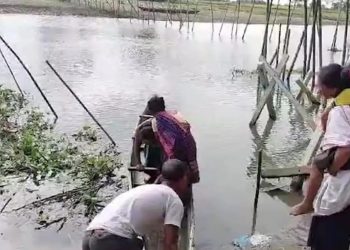 বিকশিত অসমৰ নমুনা! ধেমাজিত বাঁহৰ দলং ভাঙি আহত ২০ গৰাকী ছাত্ৰ-ছাত্ৰী