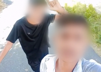 UP Teenagers Shoot Teacher
