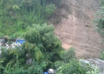 নেৰানেপেৰা বৰষুণ, তাৰ মাজতে গুৱাহাটীত ভূমিস্খলনৰ ঘটনা; আহত তিনিজন লোক