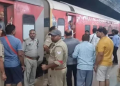 ৰে’লৰ এ চি ডবাত মহিলা যাত্ৰীৰ ওপৰত প্ৰস্ৰাৱ কৰিলে সুৰাপায়ী যুৱকে