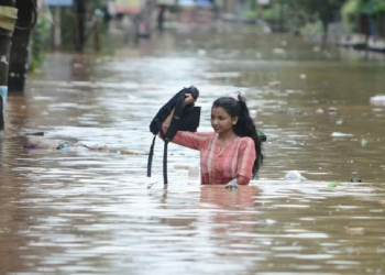 বৰষুণ গলে জাপি, চোৰ গলে বুদ্ধি ওলায় জিএমডিএৰ : কৃত্ৰিম বানক লৈ প্ৰতিক্ৰিয়া তৃণমূল কংগ্ৰেছৰ