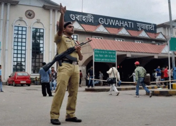 ৬০ কিলোগ্ৰাম গাঞ্জাসহ গুৱাহাটী ৰে’ল ষ্টেশ্যনত গ্ৰেপ্তাৰ বিহাৰৰ যুৱক