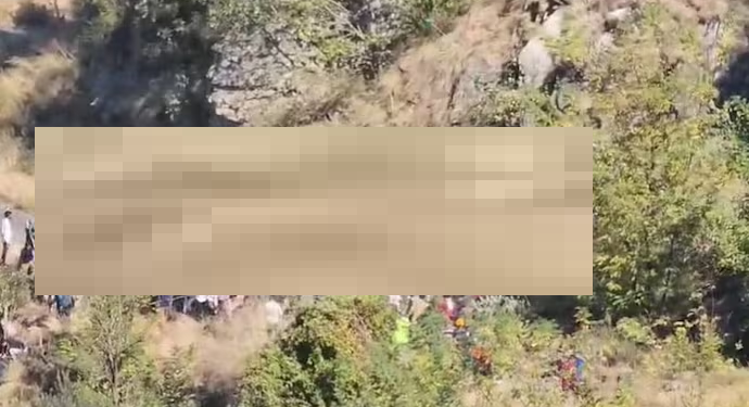bus falls into gorge in Jammu Kashmir