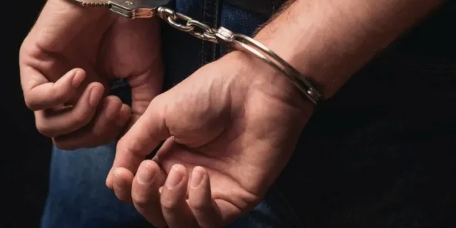 উৎকোচ গ্ৰহণ কৰি থকা অৱস্থাতে কামৰূপত গ্ৰেপ্তাৰ আৰক্ষী বিষয়া