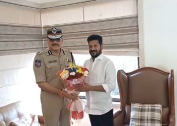 গণনা সমাপ্ত হোৱাৰ আগতেই জনালে অভিনন্দন : তেলেংগানাৰ ডিজিক নিলম্বন নিৰ্বাচন আয়োগৰ