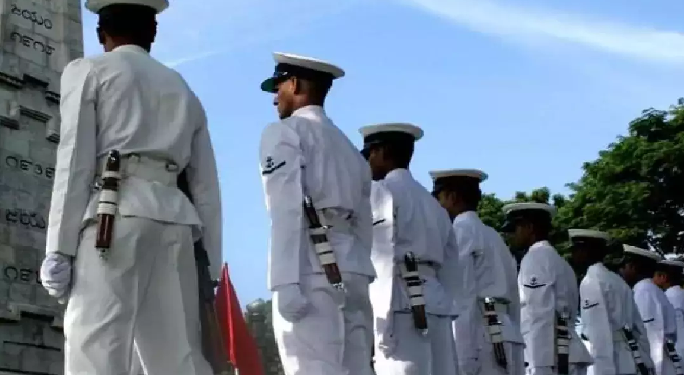 8 Indian Navy veterans in Qatar