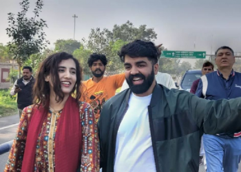 Pakistan Woman Arrives In India