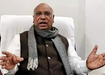 এদিনতে নিলম্বিত ৭৮জন সাংসদ; আজি বিৰোধী সংসদীয় নেতাৰ সৈতে বৈঠকত বহিব কংগ্ৰেছ সভাপতি খাৰ্গে