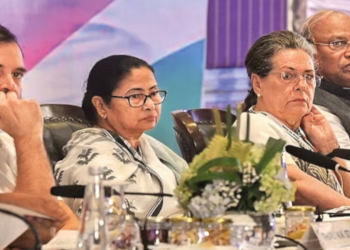 ‘ইভিএমৰ ওপৰত সন্দেহ, মল্লিকাৰ্জুন খৰ্গে হ’ব প্ৰধানমন্ত্ৰী : ইণ্ডিয়া গোটৰ বৈঠকত গুৰুত্বপূৰ্ণ প্ৰস্তাৱ