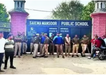 ছাত্ৰৰ “ৰাম ৰাম” অভিনন্দনৰ উত্তৰ নিদিয়াৰ বাবে বহিষ্কাৰ কৰিলে শিক্ষকক