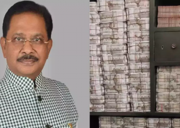 “মানুহে ইমানবোৰ কলাধন কেনেকৈ জমা কৰে..” : বিমুদ্ৰাকৰণক লৈ কি টুইট কৰিছিল কংগ্ৰেছৰ কলংকিত সাংসদ ধীৰজ চাহুৱে