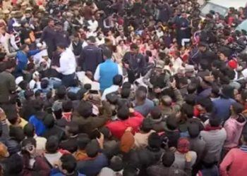 নগাঁৱৰ বটদ্ৰৱা থানত প্ৰৱেশত বাধা ৰাহুল গান্ধীক; নগাঁৱত ধৰ্ণাত বহিল কংগ্ৰেছ নেতাগৰাকী