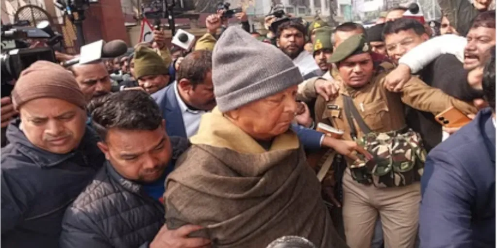 ক্ষমতা সলনি হোৱাৰ পিছতেই পাটনাৰ ইডিৰ কাৰ্যালয়ত হাজিৰ লালু, জেৰা হ’ব ‘লেণ্ড ফ’ৰ জব’ গোচৰৰ