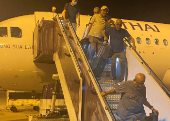 Canadian Man Tries To Open Thai Plane Door