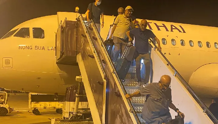 Canadian Man Tries To Open Thai Plane Door