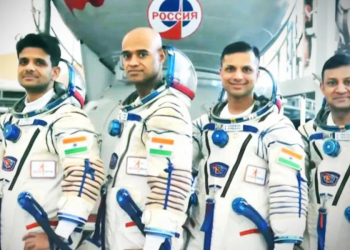 ইছৰোৱে মহাকাশলৈ প্ৰেৰণ কৰিব ৪ মহাকাশচাৰীক : ঘোষণা নৰেন্দ্ৰ মোদীৰ