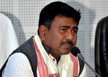 টিকট বঞ্চিত হোৱাৰ ক্ষোভ! বৰপেটাৰ কংগ্ৰেছ সাংসদ আব্দুল খালেকৰ কংগ্ৰেছৰ পৰা পদত্যাগ