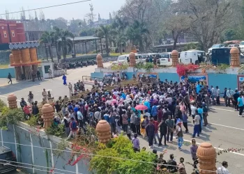 ঘাইপথ নিৰ্মাণৰ ফলত ক্ষতিগ্ৰস্ত ভূমি : ক্ষতিপূৰণৰ দাবীত হাফলঙত প্ৰতিবাদ