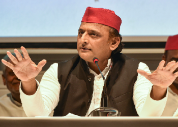 Arvind Kejriwal Akhilesh Yadav