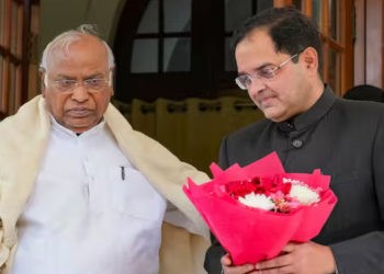 সদস্য কমিল ‘মোদী কা পৰিবাৰত’ : কংগ্ৰেছত যোগ দিলে হাৰিয়ানৰ বিজেপি সাংসদ ব্রিজেন্দ্ৰ সিঙে