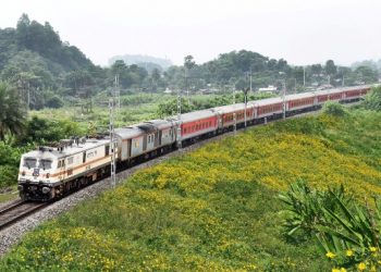উত্তৰ পূব সীমান্ত ৰে’লৱেৰ গ্ৰীষ্মকালীন বিশেষ ৰে’লসেৱা; কেইখনমান ৰে’লৰ বাবে অতিৰিক্ত ষ্টপেজ প্ৰদান