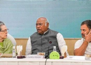 নিৰ্বাচনৰ মাজত কঠোৰ পদক্ষেপ নহয়; কংগ্ৰেছক জাননী সন্দৰ্ভত উচ্চতম ন্যায়ালয়ত জনালে আয়কৰ বিভাগে