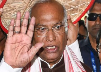 মিছলীয়া প্ৰধানমন্ত্ৰীৰ কথাত এতিয়া দেশৰ জনতাই গুৰুত্ব নিদিয়ে : মল্লিকাৰ্জুন খাৰ্গে