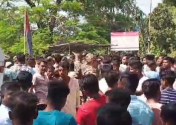 লখিমপুৰৰ খেলমাটি আৰক্ষী চকীত যুৱকৰ মৃত্যুত উত্তপ্ত পৰিস্থিতি; দুই আৰক্ষী বিষয়া, এজন হোমগাৰ্ড নিলম্বিত ,ডঃ দিব্যজ্যোতি শইকীয়াৰ গৰিহণা