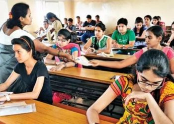 গুজৰাটৰ চিকিৎসা পৰীক্ষাত বৃহৎ দুৰ্নীতিৰ অভিযোগ; ১০ লাখ টকা দিলেই উত্তীৰ্ণ হ’ব NEET