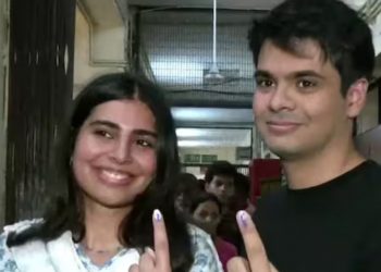 প্ৰথমবাৰ ভোটদান কৰিলে প্ৰিয়ংকা গান্ধীৰ দুই সন্তানে! পুত্ৰৰ মুখত সংবিধান,মূল্যবৃদ্ধি,চাকৰিৰ প্ৰসংগ