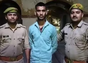ইনষ্টাগ্ৰামত বয়স ২৫, বাস্তৱত ৪৫! বয়স লুকুৱাই ৰখাৰ বাবে বয়ফ্ৰেণ্ডে পিটিলে প্ৰেয়সীক
