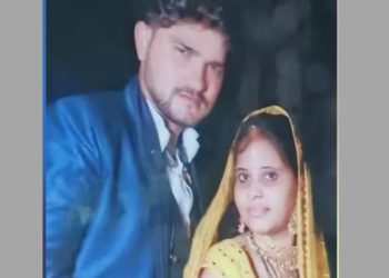 পত্নীক হত্যা কৰি মৃতদেহ কোলাত লৈ চেল্ফি : আত্মীয়লৈ চেল্ফি পঠিয়াই নিজেও ল’লে চৰম সিদ্ধান্ত