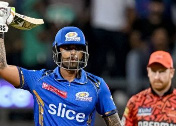IPL 2024: ডুবন্ত মুম্বাইৰ দুৰন্ত সূৰ্য! ৱানখেড়েত সূৰ্যকুমাৰ যাদৱৰ বিধ্বংসী শতকেৰে হায়দৰাবাদক ৭ উইকেটত পৰাস্ত কৰিলে মুম্বাইয়ে