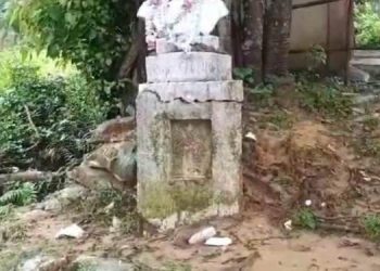 ৰাজীৱ গান্ধীৰ প্ৰতিমূৰ্তি ভাঙি লণ্ডভণ্ড; বিজেপি কৰ্মীক তীব্ৰ সমালোচনা ত্ৰিপুৰাৰ কংগ্ৰেছ বিধায়কৰ
