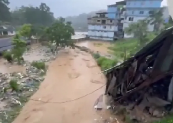 হঠাৎ ডাৱৰ বিস্ফোৰণৰ ফলত অৰুণাচলৰ ইটানগৰত ব্যাপক ভূমিস্খলন আৰু বানপানী