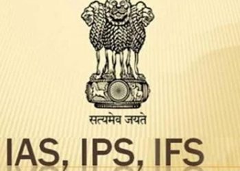 আপুনি জানেনে এজন IAS,IPS অথবা IFS বিষয়াই কিমান দৰমহা লাভ কৰে? কোনসমূহ চৰকাৰী সুবিধা লাভ কৰে তেওঁলোকে! পঢ়ক এই প্ৰতিবেদন