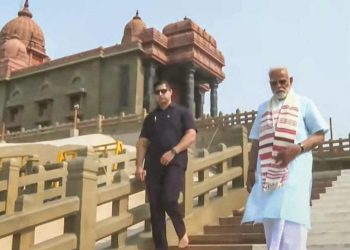 দুদিনৰ পাছত ধ্যান ভংগ কৰি বিবেকানন্দ ৰক মেম’ৰিয়েলৰ পৰা ওলাই আহিল প্ৰধানমন্ত্ৰী মোদী