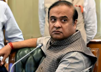 ৰাজ্যিক কেবিনেটত খাদ্যৰ নামত ইলাহী কাৰবাৰ! ৰাইজৰ প্ৰতিক্ৰিয়া দেখি জিলা আয়ুক্তলৈ পত্ৰ মুখ্যমন্ত্ৰীৰ