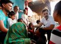 হাথৰছৰ মৃতকৰ পৰিয়ালৰ কাষত ৰাহুল গান্ধী; ক্ষতিপূৰণৰ বাবে যোগী আদিত্যনাথ চৰকাৰক দাবী
