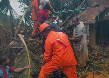 ৱায়ানাডৰ ভূমিস্খলনত বৰ্তমানলৈ ৬৩জন লোকৰ মৃত্যু; শ শ লোক আবদ্ধ হৈ থকাৰ আশংকা, কেৰালাত ৰেড এলাৰ্ট
