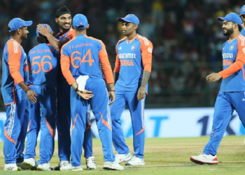 বৰ্ষাবিঘ্নিত দ্বিতীয়খন মেচতো অদমনীয় সূৰ্য বাহিনী; শ্ৰীলংকাক পৰাস্ত কৰি শৃংখলা দখল ভাৰতৰ