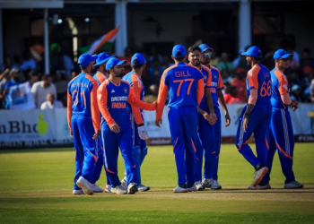 দ্বিতীয়খন মেচতেই ৰাজকীয় প্ৰত্যাৱৰ্তন টিম ইণ্ডিয়াৰ; জিম্বাবুৱেই দেখিলে চকুৰে সৰিয়হ ফুল