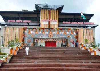 স্বাধীনতাৰ পূৰ্বৰ নিয়ম ভংগ! বিধানসভাত ২ ঘণ্টীয়া নামাজ বিৰতি বাতিল হিমন্ত বিশ্ব শৰ্মাৰ