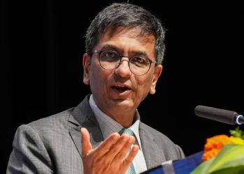 ‘স্বাধীনতাৰ গুৰুত্ব মনত পেলাবলৈ অতীতলৈ চাওক’- জৰুৰীকালীন অৱ্স্থাক সোঁৱৰি মুখ্য ন্যায়াধীশ চন্দ্ৰচূড়