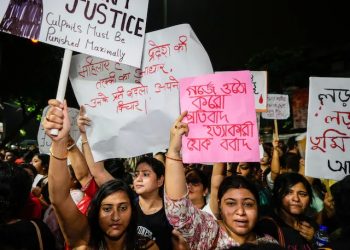 প্ৰতি ১ঘণ্টাত ভাৰতত ধৰ্ষণ কৰা হয় চাৰিগৰাকী নাৰীক! ৯৫% ঘটনাতেই ধৰ্ষণকাৰী হয় মহিলাৰ চিনাকি লোক…