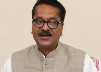 অশোক সিংহলৰ বিভাগত নিবিদাৰ নামত ব্যাপক দুৰ্নীতি : বক্ৰপথেৰে ঠিকা লাভ দুই কোম্পানীৰ