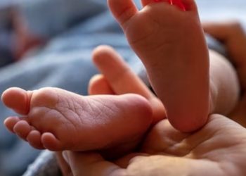 গাখীৰত বিহ মিহলাই ৯ মহীয়া কন্যা সন্তানক হত্যা কৰি পুতি থ’লে পিতৃ-মাতৃয়ে
