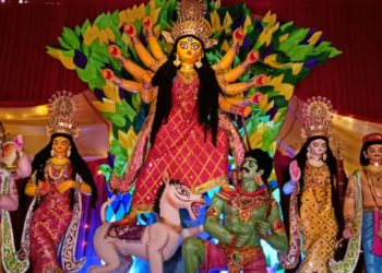 আৰ জি কৰ প্ৰতিবাদ : কলকাতাৰ এখনৰ পিছত আন এখন পূজা কমিটীয়ে ঘূৰাই দিছে চৰকাৰী অনুদান
