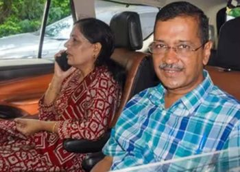 চৰকাৰী বাংলো এৰিলে অৰবিন্দ কেজৰিৱালে! ক’ত থাকিব আম আদমীৰ চুপ্ৰেম’গৰাকী