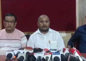 অসমত দুটা ভাগত বিভক্ত আম আদমী পাৰ্টী! কেজৰিৱালক তীব্ৰ সমালোচনা চন্দন জ্যোতি ফুকনৰ
